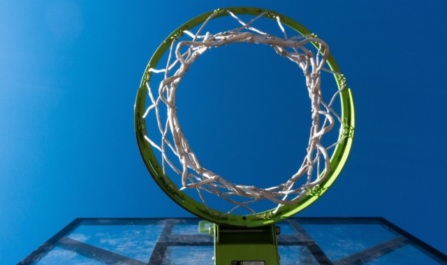 同曦队为祝铭震提供为期一年的顶薪合同，也将执行郭昊文合同中+1的常规条款